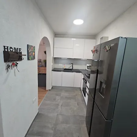 Apartman Oliva With Free Parking Pula Exteriér fotografie