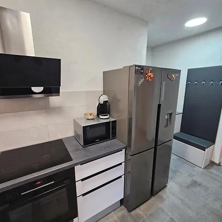 Apartman Oliva With Free Parking Pula Exteriér fotografie